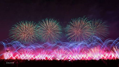 西安國際港務(wù)區(qū)璀璨焰火點(diǎn)亮元宵夜，迎新晚會(huì)喜慶上演